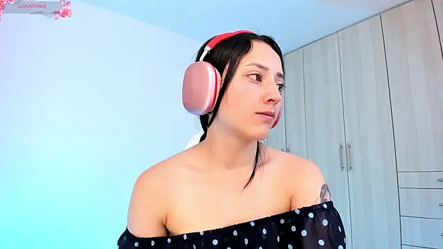 liaqueen610 online show from February 2025 08:29:02 PM