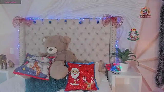 Mia Parissi online show from December 2024 08:40:02 PM