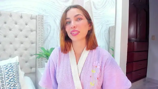Mia Parissi online show from January 2025 06:01:02 PM