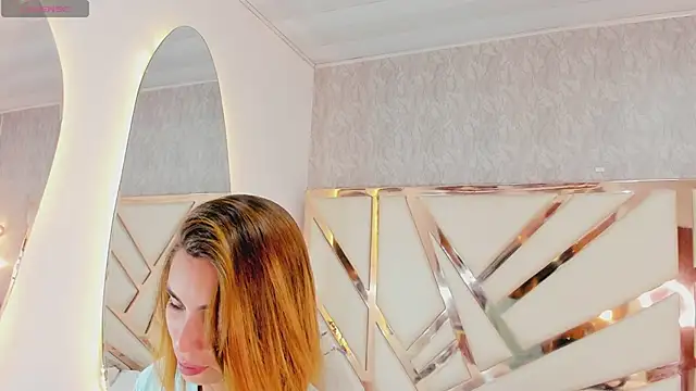 Mia Parissi online show from February 2025 01:06:01 PM