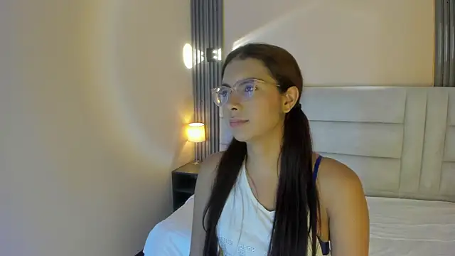 Snapshot of sara_saenz99 chatting on October 2025 07:58:02 PM sara saenz99 online show from October 2025 07:58:02 PM