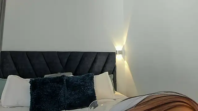 Snapshot of sara_saenz99 chatting on November 2025 08:31:01 PM sara saenz99 online show from November 2025 08:31:01 PM