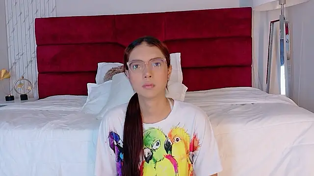 Snapshot of sara_saenz99 chatting on December 2025 07:09:01 PM sara saenz99 online show from December 2025 07:09:01 PM