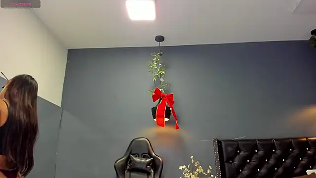 Hannah Miller   online show from December 2024 11:38:01 AM