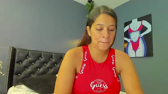 Hannah Miller   online show from December 2024 05:54:01 PM