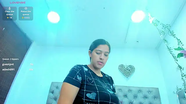 Hannah Miller   online show from September 2025 05:13:01 PM