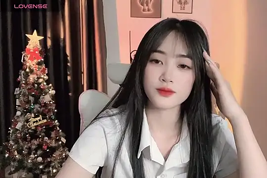 Snapshot of _Aimy_ chatting on December 2024 06:48:01 PM Aimy online show from December 2024 06:48:01 PM