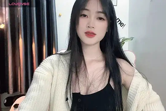 Snapshot of _Aimy_ chatting on January 2025 07:13:02 PM Aimy online show from January 2025 07:13:02 PM