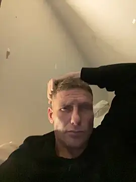 aaronmc311840 online show from September 2025 03:52:01 AM