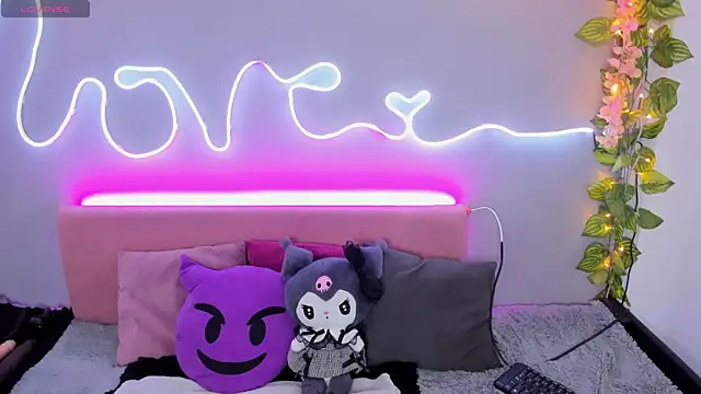 Snapshot of YouliteSllut2 chatting on December 2024 08:28:02 PM YouliteSllut2 online show from December 2024 08:28:02 PM