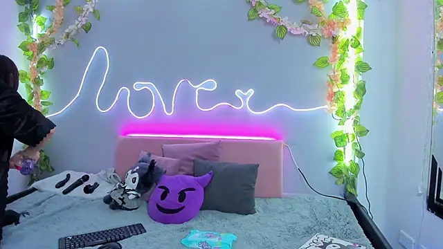 Snapshot of YouliteSllut2 chatting on January 2025 08:01:01 PM YouliteSllut2 online show from January 2025 08:01:01 PM