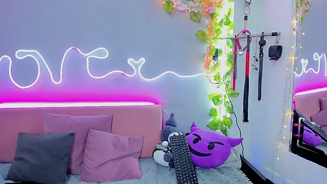 Snapshot of YouliteSllut2 chatting on January 2025 05:24:01 AM YouliteSllut2 online show from January 2025 05:24:01 AM