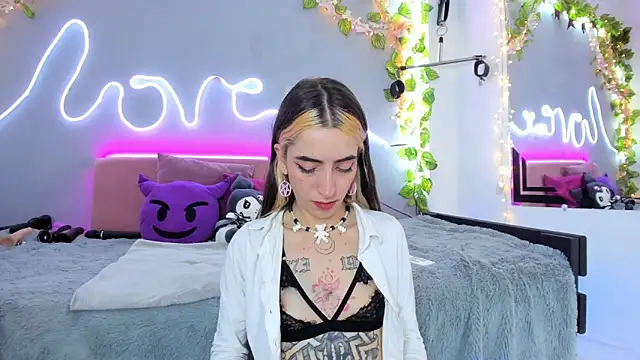 Snapshot of YouliteSllut2 chatting on February 2025 03:34:02 AM YouliteSllut2 online show from February 2025 03:34:02 AM