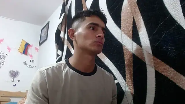 Snapshot of maria_and_angel chatting on December 2024 12:08:01 AM maria and angel online show from December 2024 12:08:01 AM