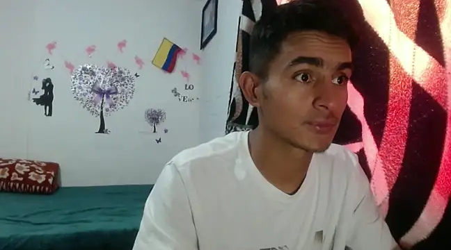 Snapshot of maria_and_angel chatting on December 2024 04:37:01 PM maria and angel online show from December 2024 04:37:01 PM