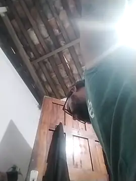 DomPicasso88 online show from December 2025 01:08:01 PM