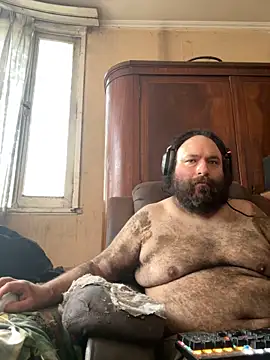 Snapshot of hairyhulk chatting on October 2025 08:20:01 PM hairyhulk online show from October 2025 08:20:01 PM