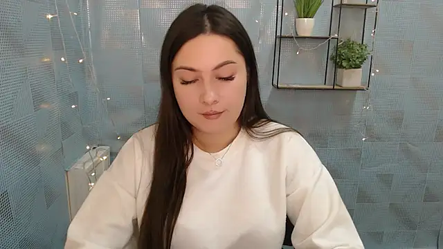 EmiliaTemi  online show from December 2024 02:00:02 PM
