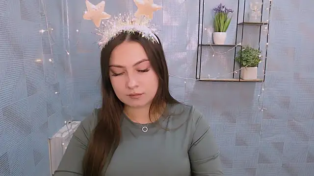 EmiliaTemi  online show from December 2024 01:28:02 PM