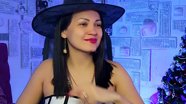 KarolinaRobinson online show from December 2024 11:42:02 AM