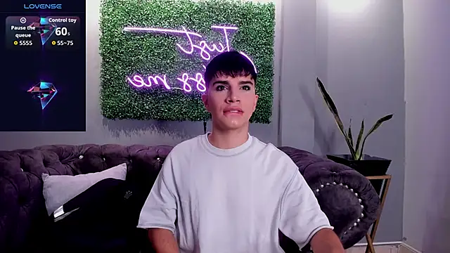 damoncolin  online show from September 2025 01:32:01 PM