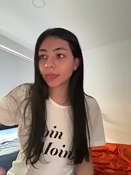 Liissa cute  online show from December 2025 09:11:01 PM