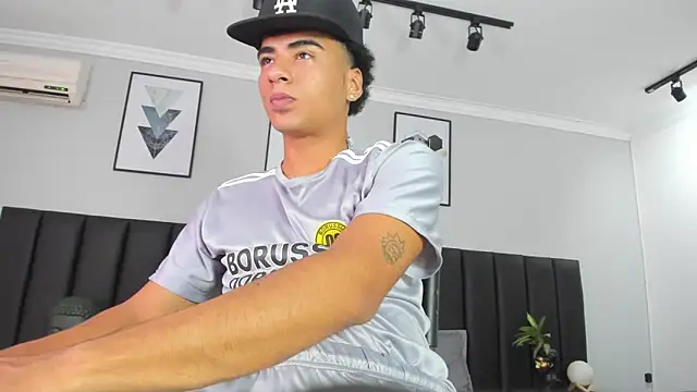 Snapshot of ANGEL_NICOLAS chatting on January 2025 09:36:01 PM ANGEL NICOLAS online show from January 2025 09:36:01 PM