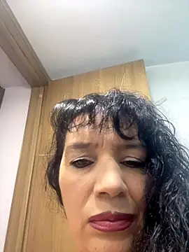Snapshot of Sweeetness_Milf chatting on September 2025 09:14:01 PM Sweeetness Milf online show from September 2025 09:14:01 PM