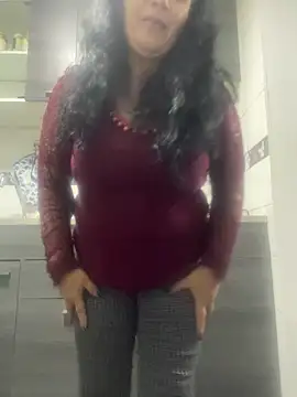 Snapshot of Sweeetness_Milf chatting on September 2025 12:02:02 AM Sweeetness Milf online show from September 2025 12:02:02 AM