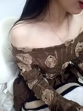 Snapshot of Lovely_kute chatting on February 2025 11:13:01 PM Lovely kute online show from February 2025 11:13:01 PM