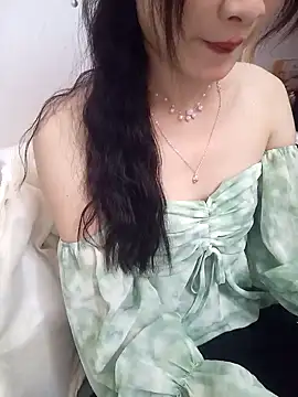 Snapshot of Lovely_kute chatting on February 2025 07:13:01 PM Lovely kute online show from February 2025 07:13:01 PM