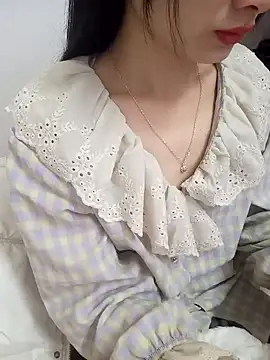 Snapshot of Lovely_kute chatting on February 2025 01:44:02 AM Lovely kute online show from February 2025 01:44:02 AM