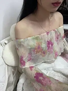 Snapshot of Lovely_kute chatting on February 2025 06:56:02 PM Lovely kute online show from February 2025 06:56:02 PM