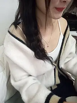 Snapshot of Lovely_kute chatting on February 2025 03:16:01 PM Lovely kute online show from February 2025 03:16:01 PM