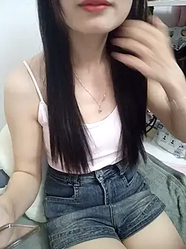 Snapshot of Lovely_kute chatting on March 2025 03:39:02 PM Lovely kute online show from March 2025 03:39:02 PM