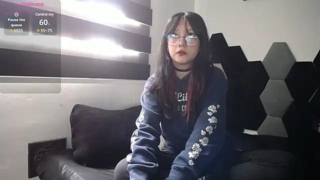 Maki Zein online show from March 2025 01:45:01 PM