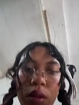 Lunita 5 online show from November 2025 08:44:01 PM