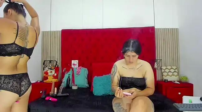 VioletANDScarlett online show from February 2025 10:33:02 AM