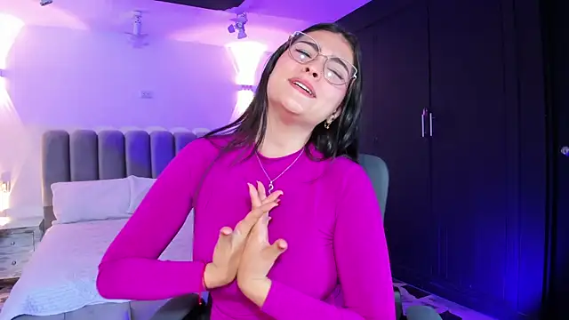 Snapshot of TifanyWhite_ chatting on December 2024 12:11:02 AM TifanyWhite online show from December 2024 12:11:02 AM