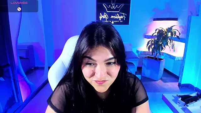 Snapshot of TifanyWhite_ chatting on December 2024 11:24:02 PM TifanyWhite online show from December 2024 11:24:02 PM