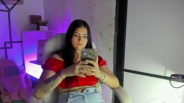 Snapshot of TifanyWhite_ chatting on January 2025 08:21:01 PM TifanyWhite online show from January 2025 08:21:01 PM