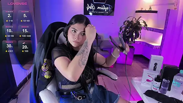 Snapshot of TifanyWhite_ chatting on March 2025 08:40:01 PM TifanyWhite online show from March 2025 08:40:01 PM