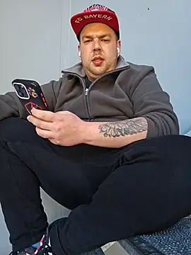 PupW0lfy online show from March 2025 11:17:02 AM