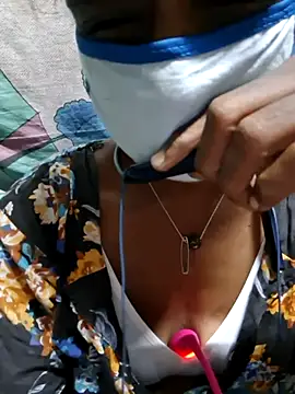 Snapshot of Tamil--Rani chatting on November 2025 02:34:02 PM Tamil--Rani online show from November 2025 02:34:02 PM