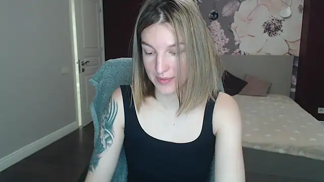 EmilyWalkeri online show from January 2025 07:57:01 AM