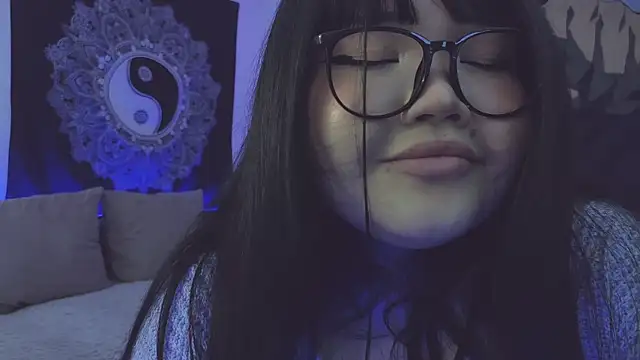 LeyaKan online show from January 2025 11:08:01 PM
