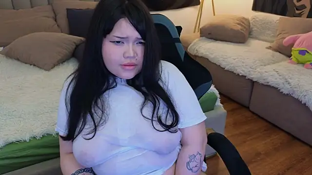 LeyaKan online show from March 2025 11:27:01 PM