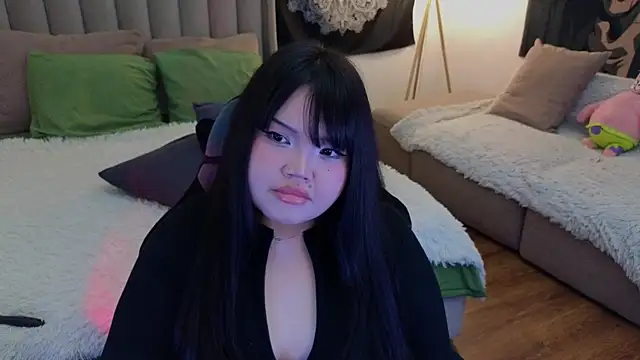 LeyaKan online show from March 2025 09:00:02 PM