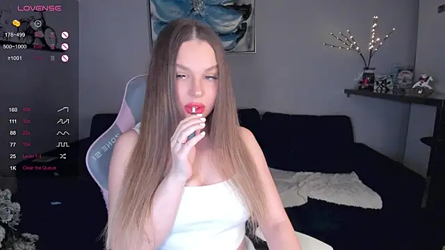 Snapshot of wwildfox chatting on January 2025 03:15:02 PM wwildfox online show from January 2025 03:15:02 PM