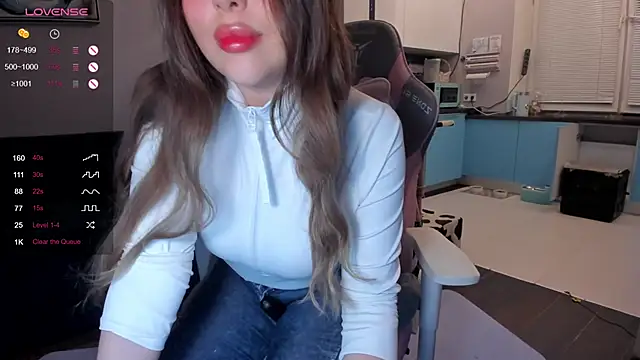 Snapshot of wwildfox chatting on March 2025 05:54:02 PM wwildfox online show from March 2025 05:54:02 PM